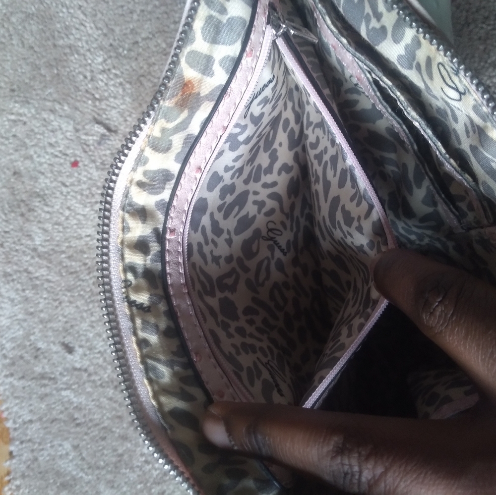 Guess Purse - Picture 4 of 6